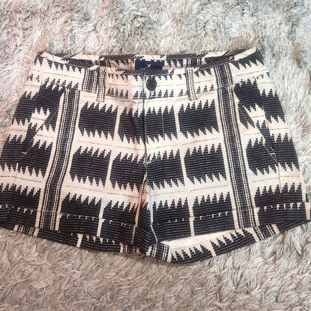 NWOT American Eagle Outfitters Black and White Patterned Women Shorts